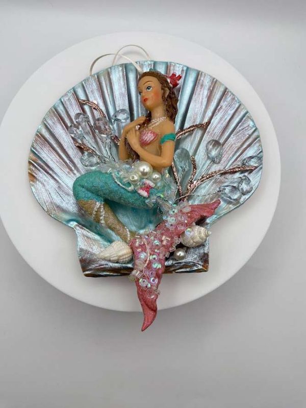 Beautiful mermaid on scallop Ornament