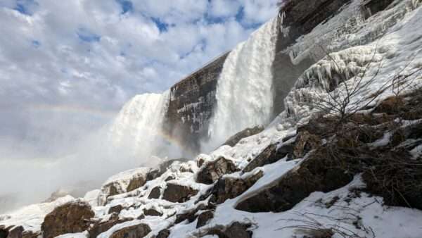 Frozen Rainbow, Niagara